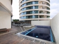 Appartement avec jardin situé au nord de Tel-Aviv.
